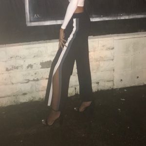 Zella - Black Striped Wide Leg Track Pants 🖤💙